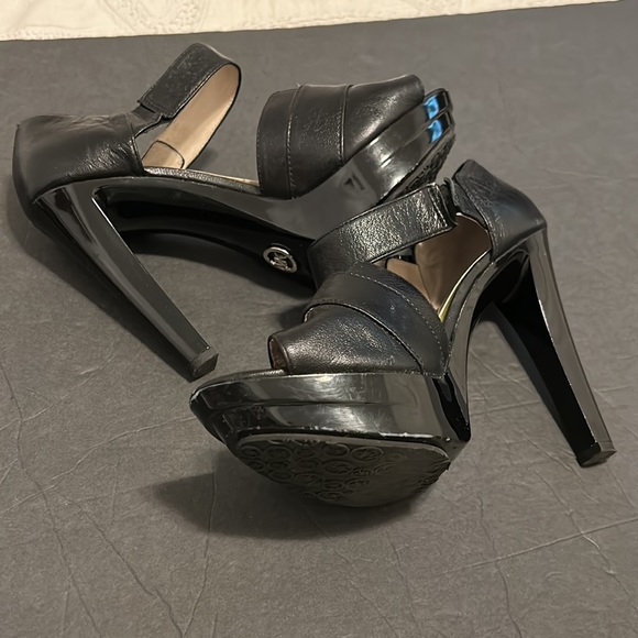 MICHAEL.   MICHAEL KORS  BEVERLY  LEATHER SANDAL SIZE 9 1/2 - Picture 6 of 11